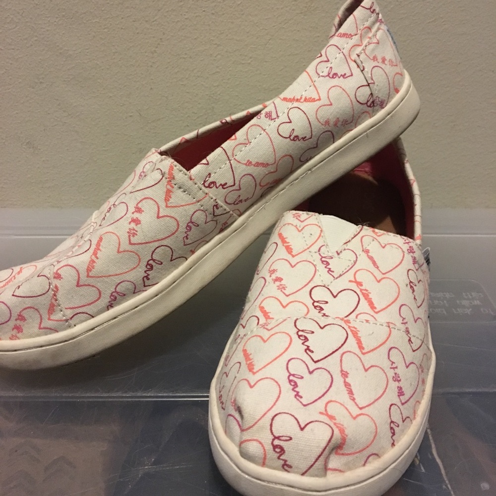 WHITE Canvas shoe LOVE by Toms